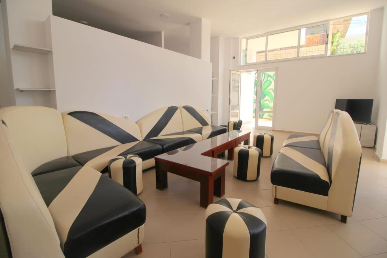 Hostel K13 ซารานเดอ ภายนอก รูปภาพ